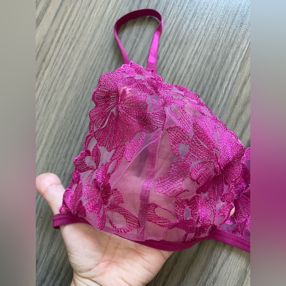 PrettyLittleThing Plus Violet Floral Embroidery Lace 3 Piece Lingerie Set - Picture 4 of 13